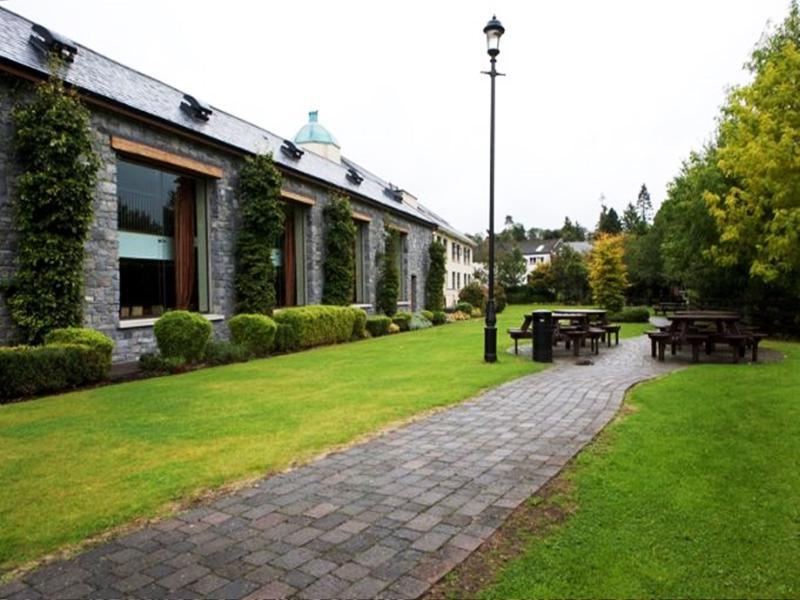 Court Yard Hotel Leixlip Kültér fotó