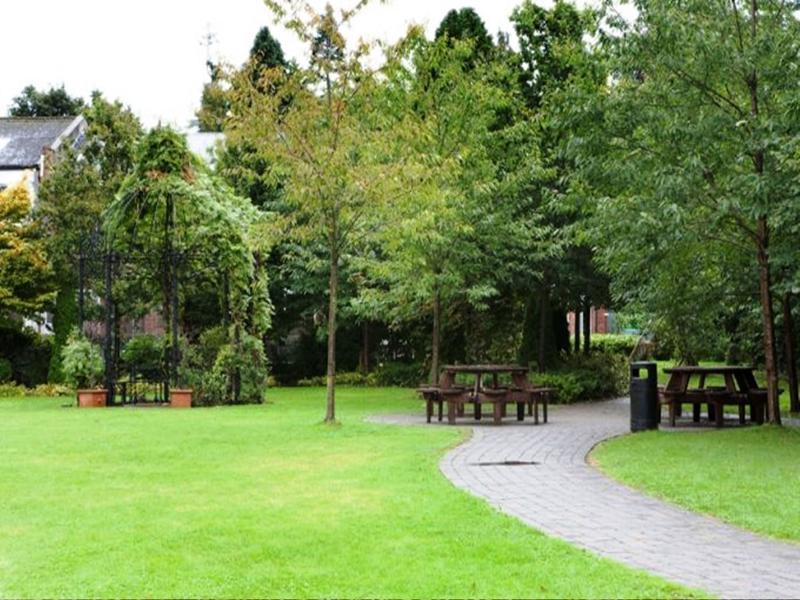 Court Yard Hotel Leixlip Kültér fotó